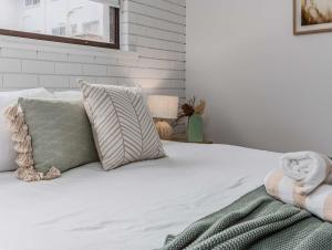 Lower Lvl Boyd- Sunny Coastal Home - Pet Friendly