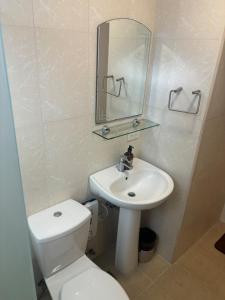 Cozy Avant BGC 1Br Sleeps 4