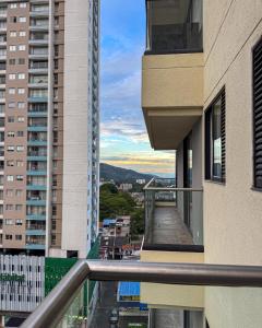 Apto moderno con vista panorámica y parqueadero en Ibagué