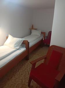 Basic Triple Room with Shared Bathroom room in Gyongyver Panzio