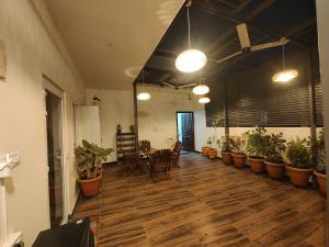 Affordable Luxurious Stay withAmenities