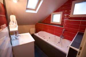 Hotels Logis Hotel Le Central : photos des chambres