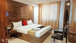 HAPPY PLAZA -Near Delhi Airport Unit by King