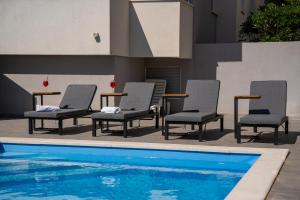 Pool and Breakfast Apartments Villa Maro