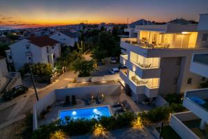 Pool and Breakfast Apartments Villa Maro