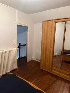 Maisons de vacances Maison avec cour : photos des chambres
