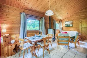 Chalets Chalet 17 tournesol Mauroux : photos des chambres