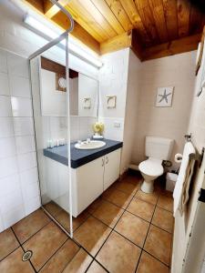 Ocean Breeze Loft Villa With Pool, Tennis Court & Playground!