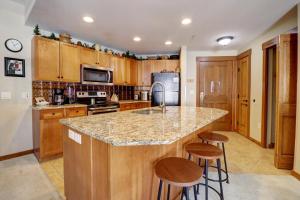 CO422 Copper One Lodge Condo