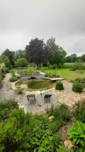 Gîte de L hirondelle bleue, Spa, nature et calme