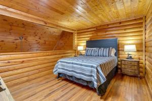 Secluded Creekside Cabins with Hot Tubs - Perfect