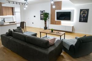 Mango Apartments