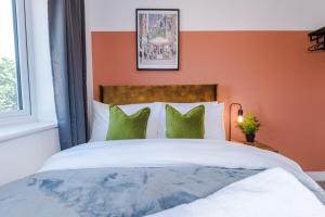 Stunning 3-Bdrm House in Manchester-Modern&Comfort