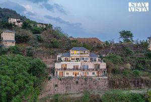 StayVista at Echoes of Ease with Bonfire & WiFi - Hotel 4 stelle a Rishikesh