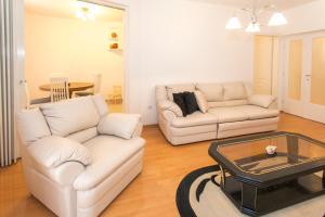 Three Wells Apartment