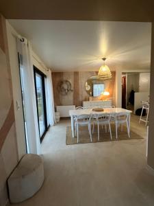 Maisons de vacances La Belle Melorienne : photos des chambres
