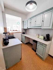 Maisons de vacances Nonni - MAISON FAMILIALE AVEC JARDIN, PROCHE DE LA GARE ET A 10MIN DE LA PLAGE : photos des chambres