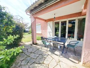 Maisons de vacances Nonni - MAISON FAMILIALE AVEC JARDIN, PROCHE DE LA GARE ET A 10MIN DE LA PLAGE : photos des chambres