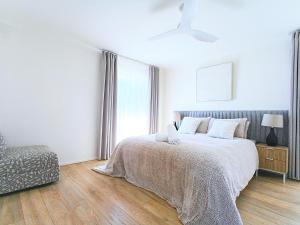 Shell Cove,Game Room, 3 Baths, King Bed, 7kW EV Point, Spacious 1-Story Home