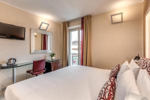 Small Double Room room in La Griffe Roma - MGallery Collection