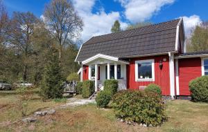 2 Bedroom Cozy Home In Unnaryd