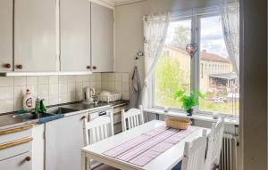 1 Bedroom Amazing Apartment In Orrefors