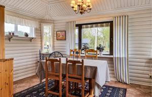 2 Bedroom Beautiful Home In Västerlanda