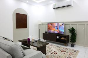 استديو واسع بمطبخ قرب المطار دخ ول ذاتي