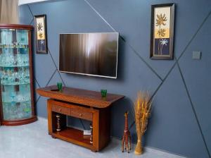 Trendy Serviced 1Br Retreat, City Views