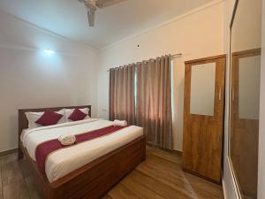 The Golden Oak A Classic Villas