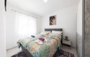 2 Bedroom Gorgeous Apartment In Vinisce