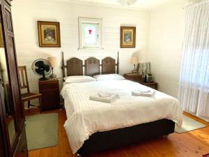 Schoolhouse Cottage - American River