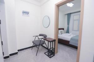 Modern 1BR and SQ, Homey Comfort