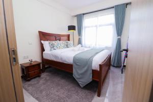 Modern 1BR and SQ, Homey Comfort