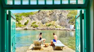 Utopia boutique villa on-in the water between 2 seas ideal 5 people