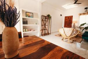 Riverfront 2 Bedroom cozy Apartment by Greenspace