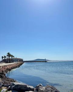 Maisons de vacances Quiet street in old Meze - terrace, 250m to beach : photos des chambres