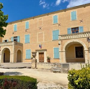 Maisons de vacances Quiet street in old Meze - terrace, 250m to beach : photos des chambres
