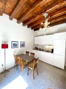 Quiet apartment with canal view