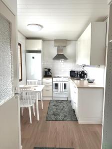 RT asunto, sauna, terassi ja autokatos