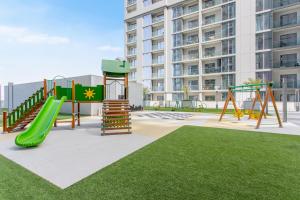STAY BY LATINEM Luxury 2BR Holiday Home CV A2714 Near Burj Khalifa