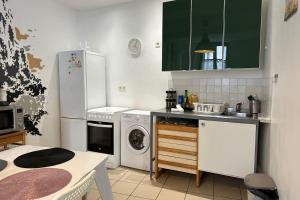 The Triplex- 3 bedrooms in the escutcheon!