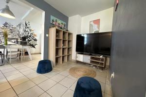 The Triplex- 3 bedrooms in the escutcheon!