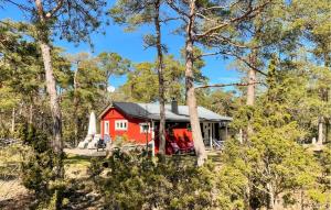 3 Bedroom Cozy Home In Tingstäde