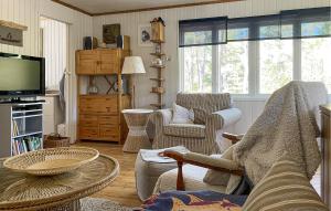 3 Bedroom Cozy Home In Tingstäde