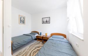 2 Bedroom Amazing Apartment In Vinisce