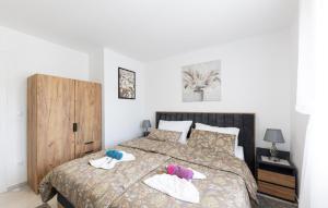2 Bedroom Amazing Apartment In Vinisce