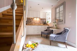 Village House Lianelia Boutique