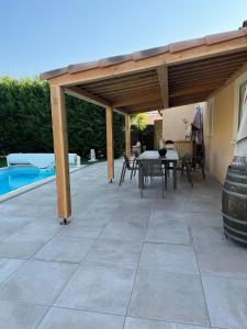Villas 3 bedroom house with pool : photos des chambres