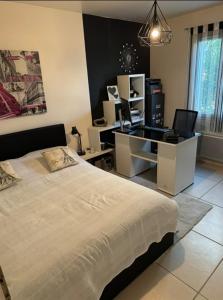 3 bedroom house with pool